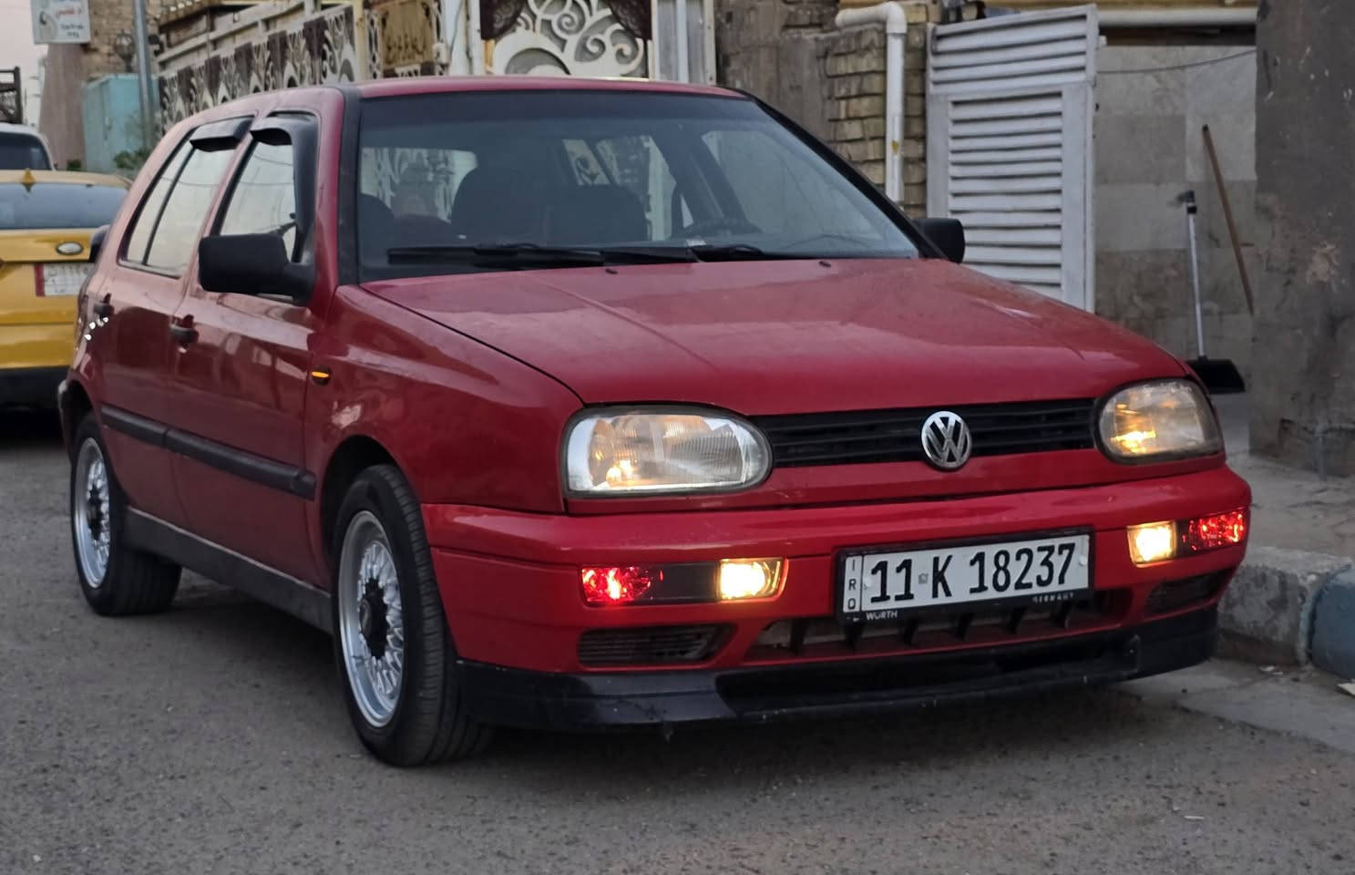 🚨 للبيع كولف MK3 موديل 1995 
🔥 محرك 2000 سي سي
⚙️ كير أوتوماتيك
❤️ لون أحمر مميز
🔒 سكيورتي

✅ السيارة جاهزة بالكامل وما تحتاج فلس:
❄️ تبريد ثلج
🔧 حدادية ممتازة
🛞 تخم تايرات جديد
🛞 سبير جديد
✨ رنكات BBS فضية على الأربع جهات، تعطي السيارة منظر رياضي وجذاب.

📄 رقم بغداد وباسمي، والتحويل خلال ثاني يوم.
📍 الموقع: بغداد – الزعفرانية.

السيارة استخدام مرتب، فحصها بأي مكان يعجبك، وجاهزة للاستخدام  للجادين فقط، والبيع من صاحبها مباشرة.
للتواصل مراسلة خاص أو اتصال. *********** 
السعر 55 و بيها مجال
