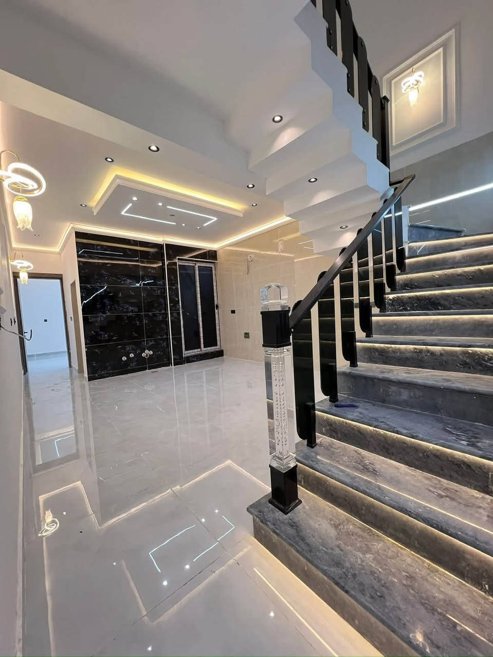 دار للبيع 100 متر 🏠

حي الجهاد مربع الامانه تسليم مفتاح 🔑 

خلال أسبوع شغل فول درحه اولى

📍مقابيل البيت سياج مدرسه عله طول الشارع 

         🫵🫵مواصفات الدار 👇👇

ارضيه بورسلين 80 في80 نانو بولش 

ديكورات صقوف صاله ومطبخ وغرفه نوم 🛌 

نضام درج بيانو 🎹 أناره 

محجر الدرج زجاج مسكرت 10 ملم 

باب قاصه بلازمه 

نضام حاكيه شاشه صوره وصوت 

جداران مطبخ وحمامات بورسلين هندي تصفير 

مدخلين ثلاث نوم 🛌 

اثنين حمام 🛁 صاله مطبخ 

***********
