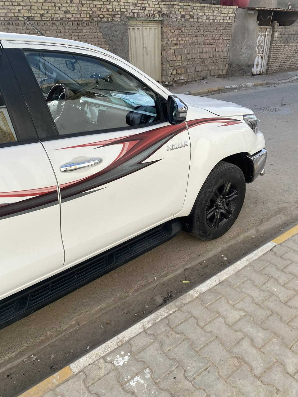 السلام عليكم بيكم فور ويل كامل مواصفات ٢٠٢٣ كفاله عامه مرقم مثنى
ماشية ١٠٠ الف g

قطعتين تبريد 

فول مواصفات عدا البصمه

٢٨٥ وبيه مجال  

***********
