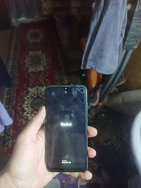 ريدمي 8 • ٦٤ • شاشة مكسورة