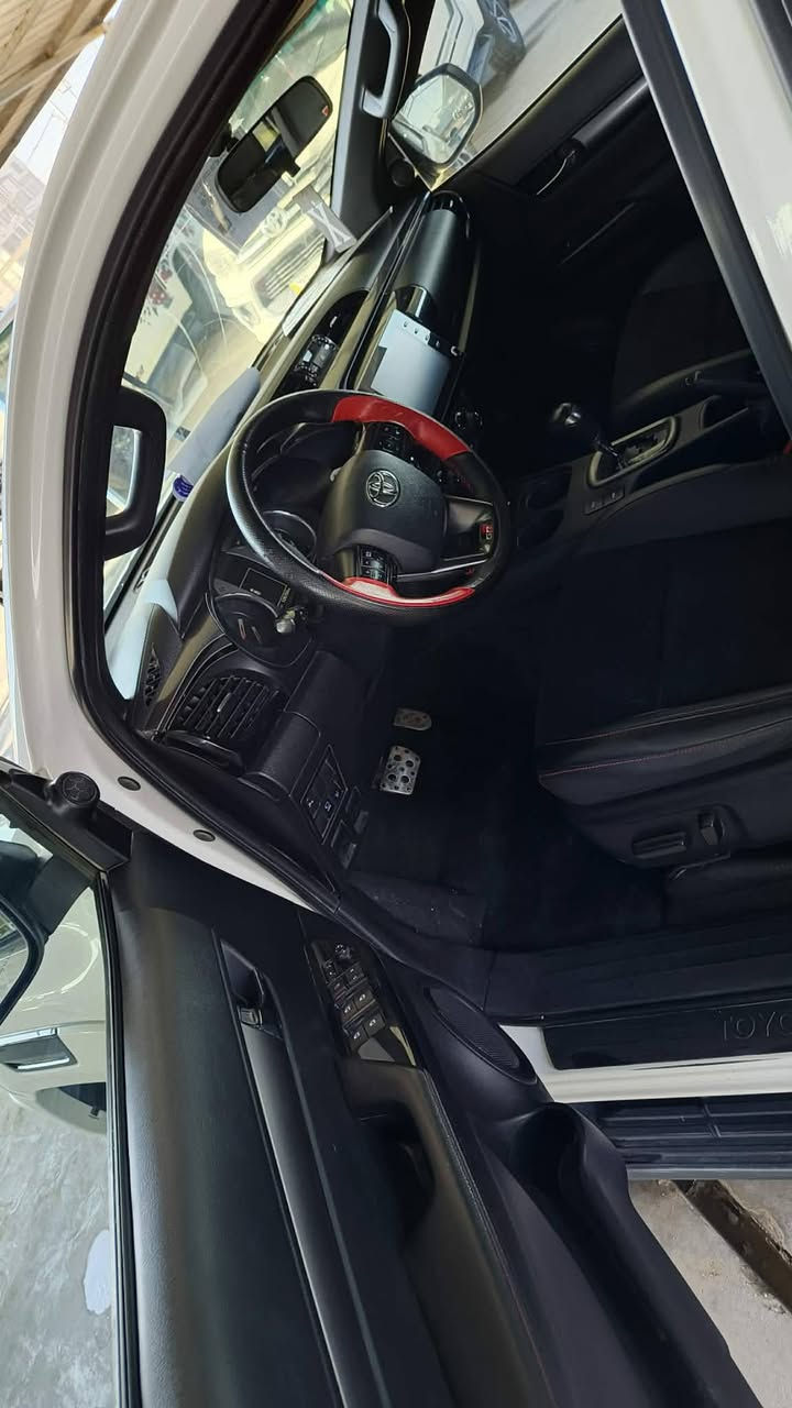 يلا عمي ويكلك حسن عبدآلأمير طفى كام ماينزل مميز عمي سلام عليكم هايلكس موديل 2022فول رقم نكليزي 
 اول واحد ينتصل عليه اطيحله ورقه ههههه
لاستفسار وتواصل على رقم الهاتف ‏‪***********‬‏
راح يطلعلكم الشيخ وعلي تخبل مال جناي 
خرب حظي المن ضامهن اخذلك Gr sports  وتونس
((انتضروني بل جديد راح اجيبلكم سياره تحفه فنيه))
