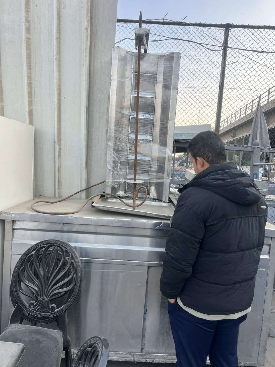 السلام عليكم شوايه كص هيه والميز وكابسه صاج وشوايه دجاج مستخدم سبوع فقط للبيع
للستفسار ***********
