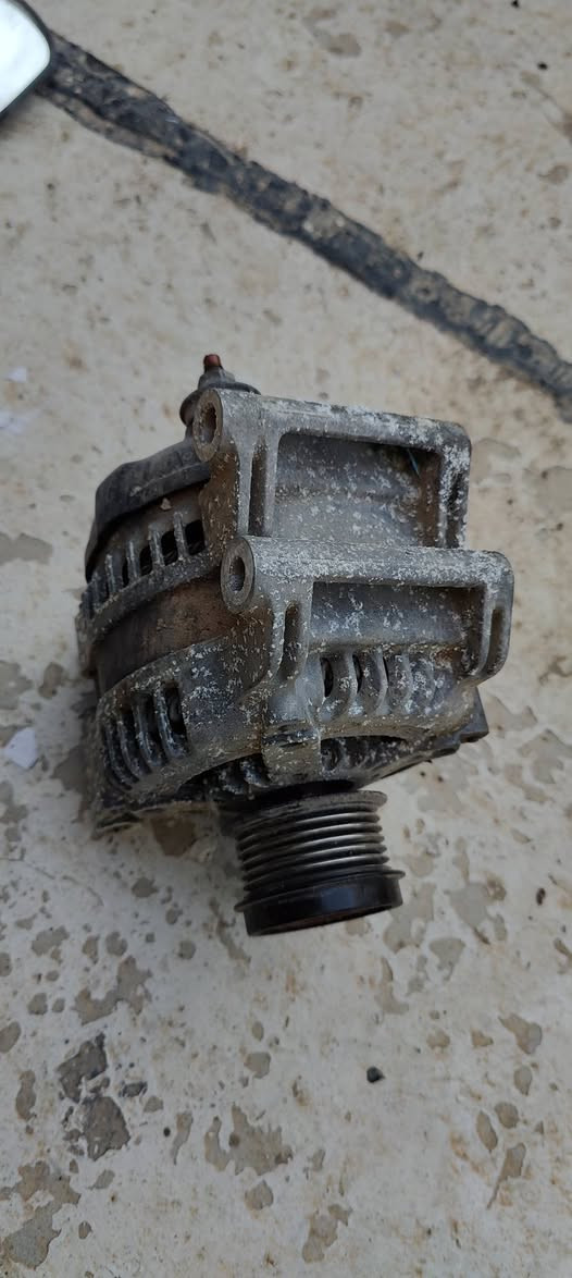 سلام عليكم 
للبيع
تخم ويل كب مع التايرات والحساسات ب 250 الف
عقل كير ب 30 الف
مراية وسطية ب 5
مراية جانبية ام الرادار بيهة كسر بسيط ب 40 الف
داينمو محرك 3600 يحتاجله فقط كلچ ب 30 الف
كوع ولف حماوة 3600 اصلي موبار ب 15 الف
درع اسفل دعامية اصلي بي كسر بسيط ب 20 الف
قواعد دبل خلفية اصلية زوج ب 25 الف
قواعد بلوجكتر ابو العدستين زوج ب 30 الف
دبة ماء مع القبق اصلية ب 25 الف 
اذان راديتر ب 5 الف
فافونات امامية زوج ب 10
شوتة مال جويتر 6 سلندر ب 10
مكاني بغداد
***********
