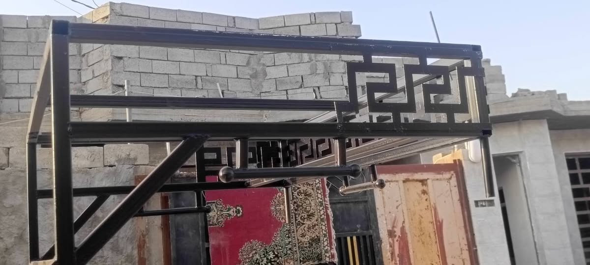 سقفيه البيع تفصال جديد حديد وسط  مكان الخمسه كيلو قرب مطعم حجي محمد سعر 80وبيه مجال قليل رقم الهاتف ***********
