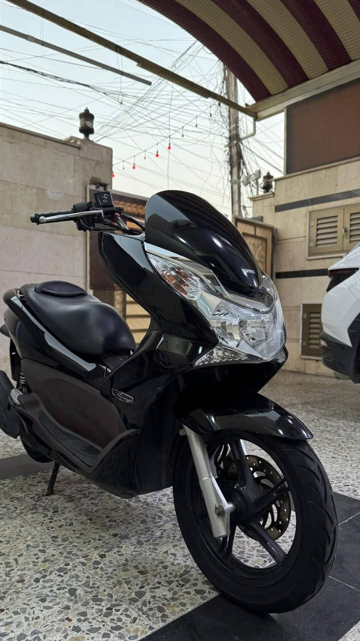 السلام عليكم للبيع دراجه pcxجيل الاول ***********
