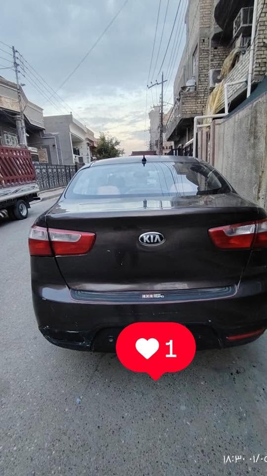 كيا ريو ٢٠١٥ خليجي مكينة ١٦٠٠ دبل قطرة رقم بغداد الدولي سنوية وهزه جديده مكفولة من الحادث بيها ٤ قطع مرشوشه فقط اثر شخط ع الطول بدون دواخل وبيها طعجات موضحه بالصوره جانت مشدوده عليها سيبايه 
مكينة وكير مكفولات صدر وتخم تاير جديد 
تبريد ثلج
تقليل صرف بانزين eco
السيارة جاهزة من كلشي 
مكان بلديات السعر ٧٧ بيها مجال قليل
***********

