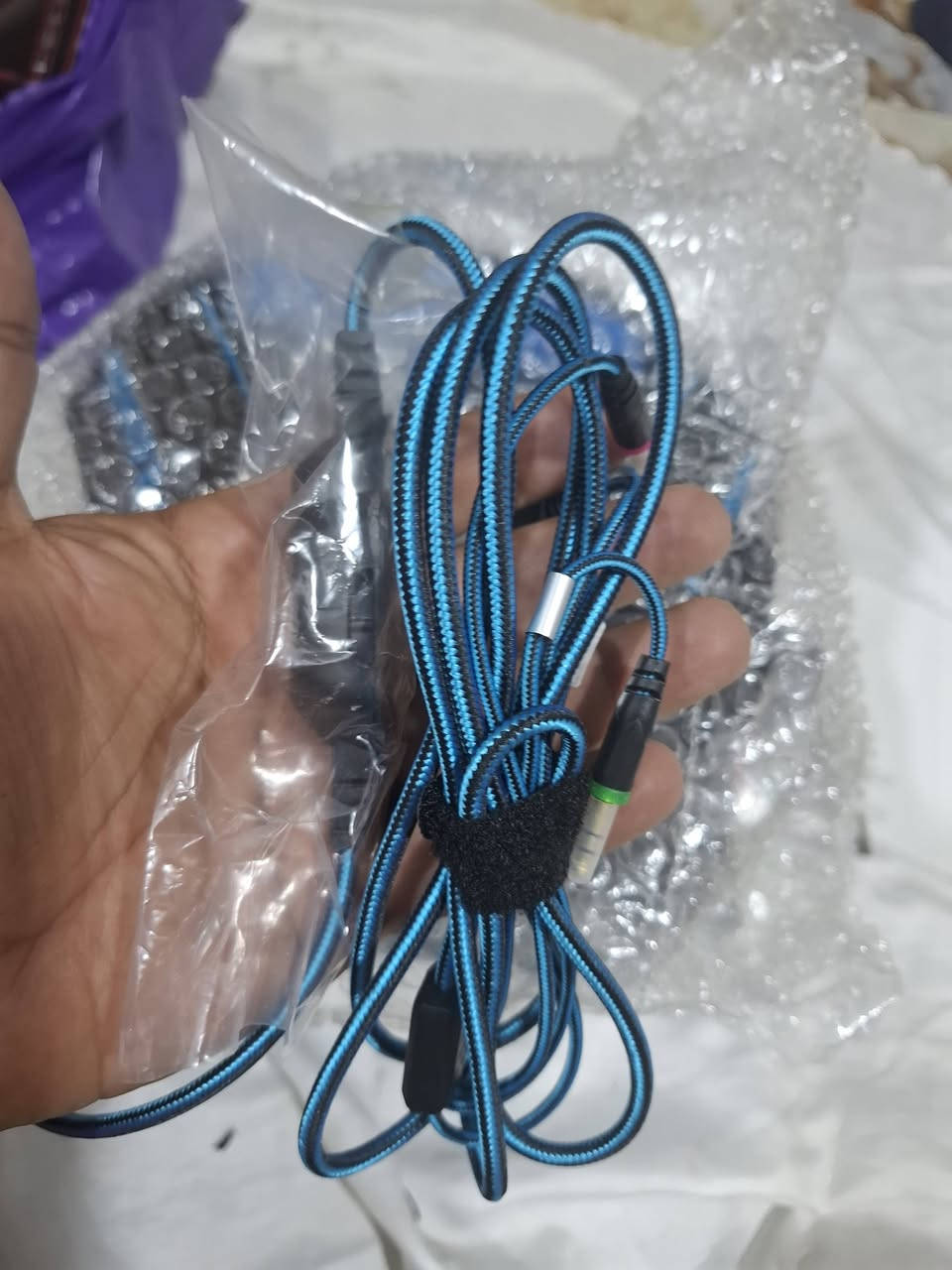 سماعه كيمنك بيه شويه عيب بالجلد جديده غير مستخدمه سعر ١٠الاف


**إذا كنت صاحب هذا الإعلان وتريد حذفه لأي سبب، رجاءا أرسل رسالة إلى الدعم الفني**