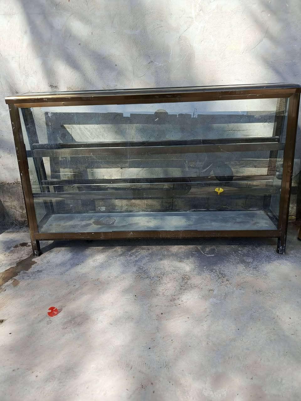 سلام عليكم عارضه مال اسواق عرض مترونص او متر وربع السعر ٣٠بغداد منطقة الانتصار ***********
