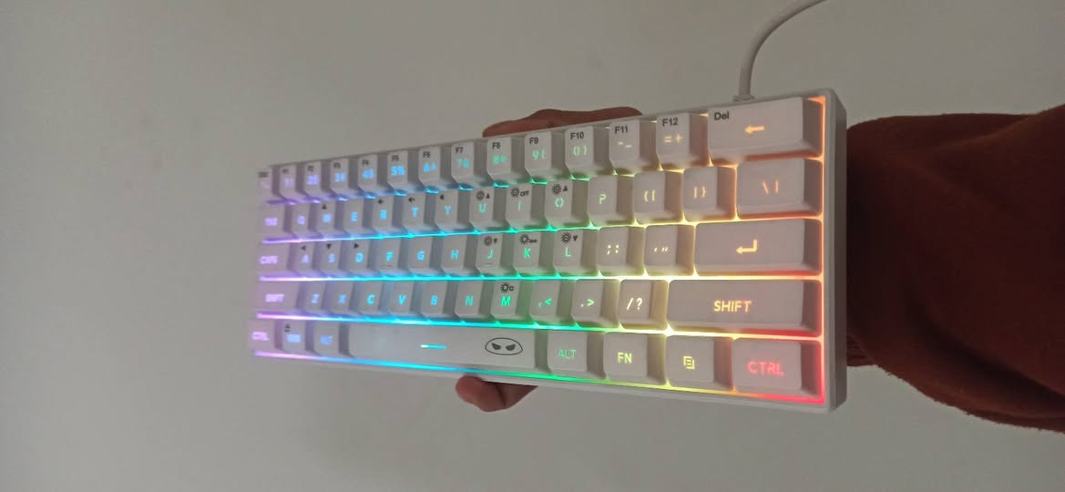 السلام عليكم
كيبورد كيمنك من ماركة (MAGEGEE) مثل ما موضح بالصور 
سعره فقط 20 الف


**إذا كنت صاحب هذا الإعلان وتريد حذفه لأي سبب، رجاءا أرسل رسالة إلى الدعم الفني**