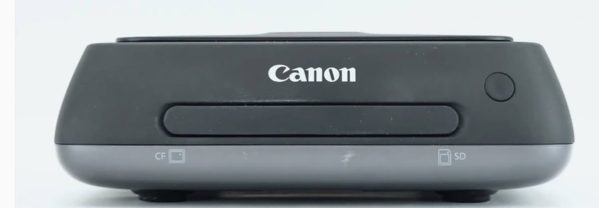 الى اصحاب الخبرة الاختصاص
للبيع بعده لك ممستخدم 
هذا الجهاز هو Canon Connect Station CS100، وهو مركز تخزين ومشاركة للصور والفيديو.

يحتوي على قرص صلب بسعة 1 تيرابايت لتخزين الملفات بشكل آمن.

يدعم التوصيل اللاسلكي عبر Wi-Fi و NFC لنقل الصور بسهولة من الكاميرات المتوافقة.

يمكن توصيله بالتلفزيون عبر HDMI لعرض الصور ومقاطع الفيديو بدقة عالية
السعر 75,000 ألف
الشراي يتواصل واتساب
***********
