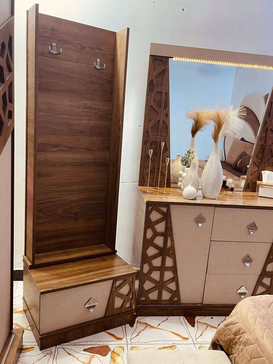 #غرفة_تركيه_للبيع_نضافه 💯👇
غرفة أصلية تكمه الثقيلة القويه ١٠ قطع
متانه هيدروليك مابيها ولا ضرر ولا شخط ولا زلغ 
نبيعها بسعر مناسب جدآ التركيه الأصلية 
أنارة الصبغ الحراري مقاوم للرطوبة والأنزلاغ والخدوش
 ملائمة للعرسان جديدة نضافة ١٠٠٪ مستعجلين على البيعه
 سبب البيع الأنتقال إلى مكان آخر
للأستفسار خاص أو واتساب 
***********
