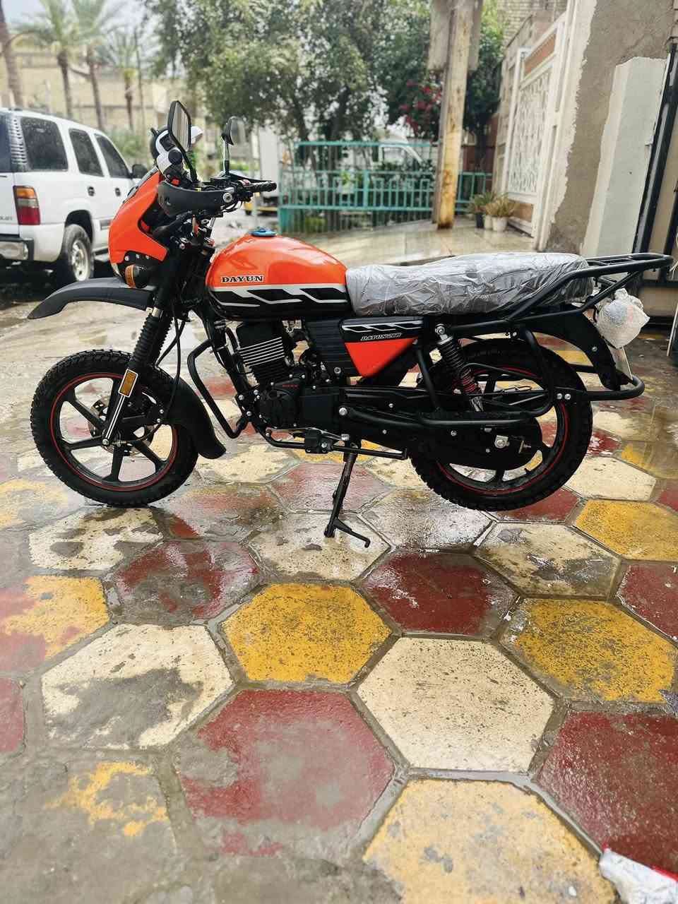 السلام عليكم دايوان جبلي موديل 23 محرك 200cc نازلة قبل
5 اشهر الله شاهد مامفتوح برغي بيها ماشية 4000
بس السنوية باسم الوكيل مرقمة بغداد رقم إنكليزي  مجرد ما تحول تستلم لوحات  مكاني الشعب نهاية حي اور 
اي استفسار اتصل على الرقم  ***********
