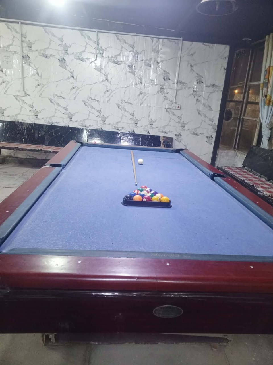 ميز بليارد يلن نضيف ل بيع  مستعجل ع بيع سعره 975  بي مجال واسط
***********
