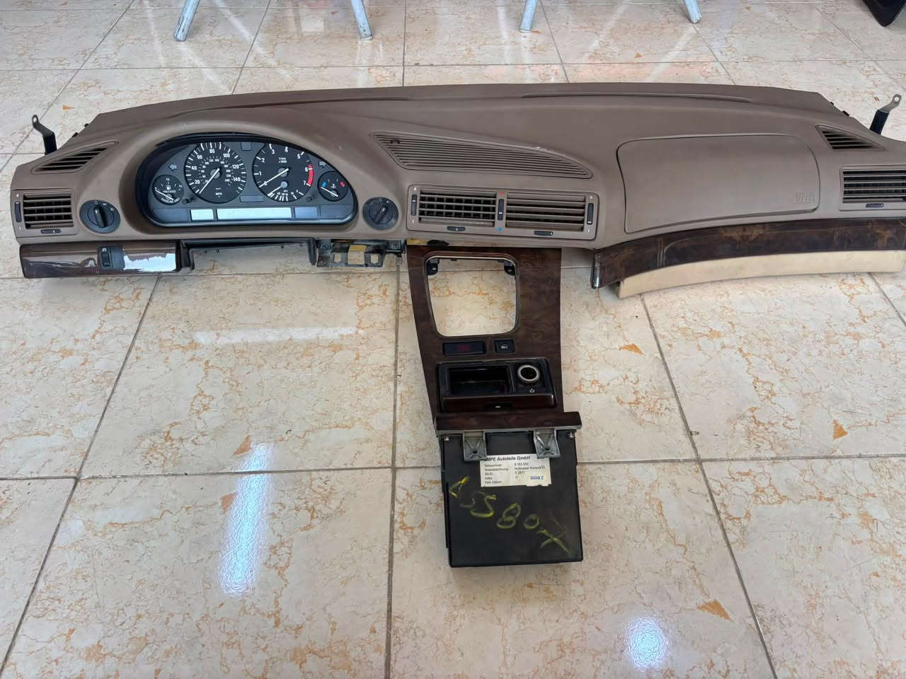 السعر 225  كامل ابيع ما ابيع فرط 

نجف ملحق قريه الغدير 

*********** واتساب
