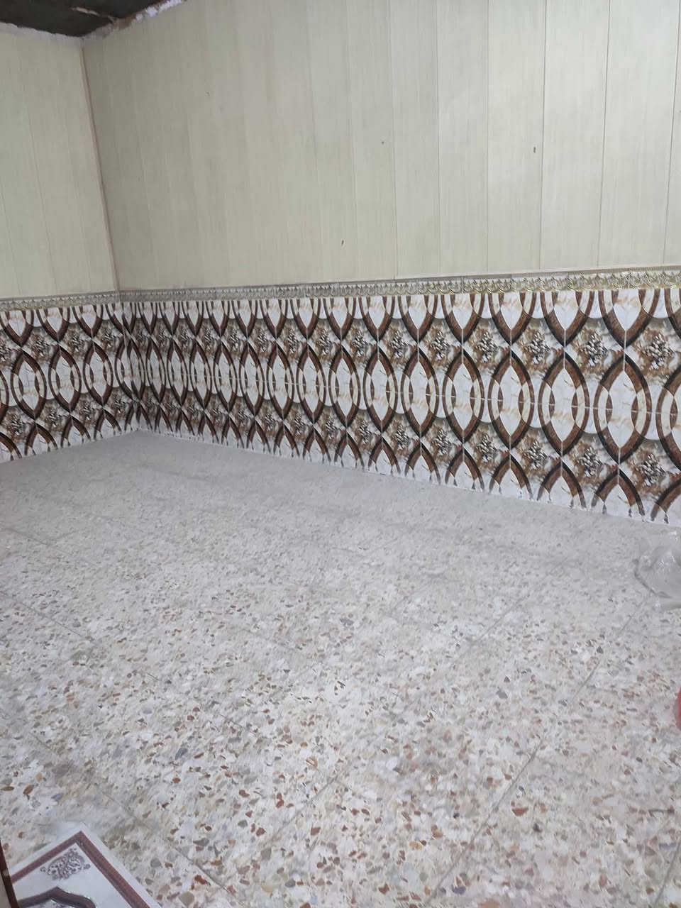 دار للبيع 100 متر مربع في حي الوفاء منطقة ٤١. خمس غرف نوم. ينباع نقد او اقساط للاستفسار الاتصال على الرقم *********** او مراجعة مكتب الگرعاوي
