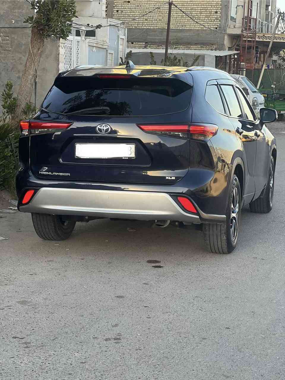 السلام عليكم 
تيوتا هايلاندر موديل 2023 فول مواصفات xle
رقم شمالي بأسمي  محرك 4 سلندر تيربو
بيها قطع صبغ ابيع مصبوغه عام بشرط دواخله لغود شواصي مابيها اي ضرر السياره جاهزه ماناقصه شي 
السعر 200 
اللاتصال ***********
