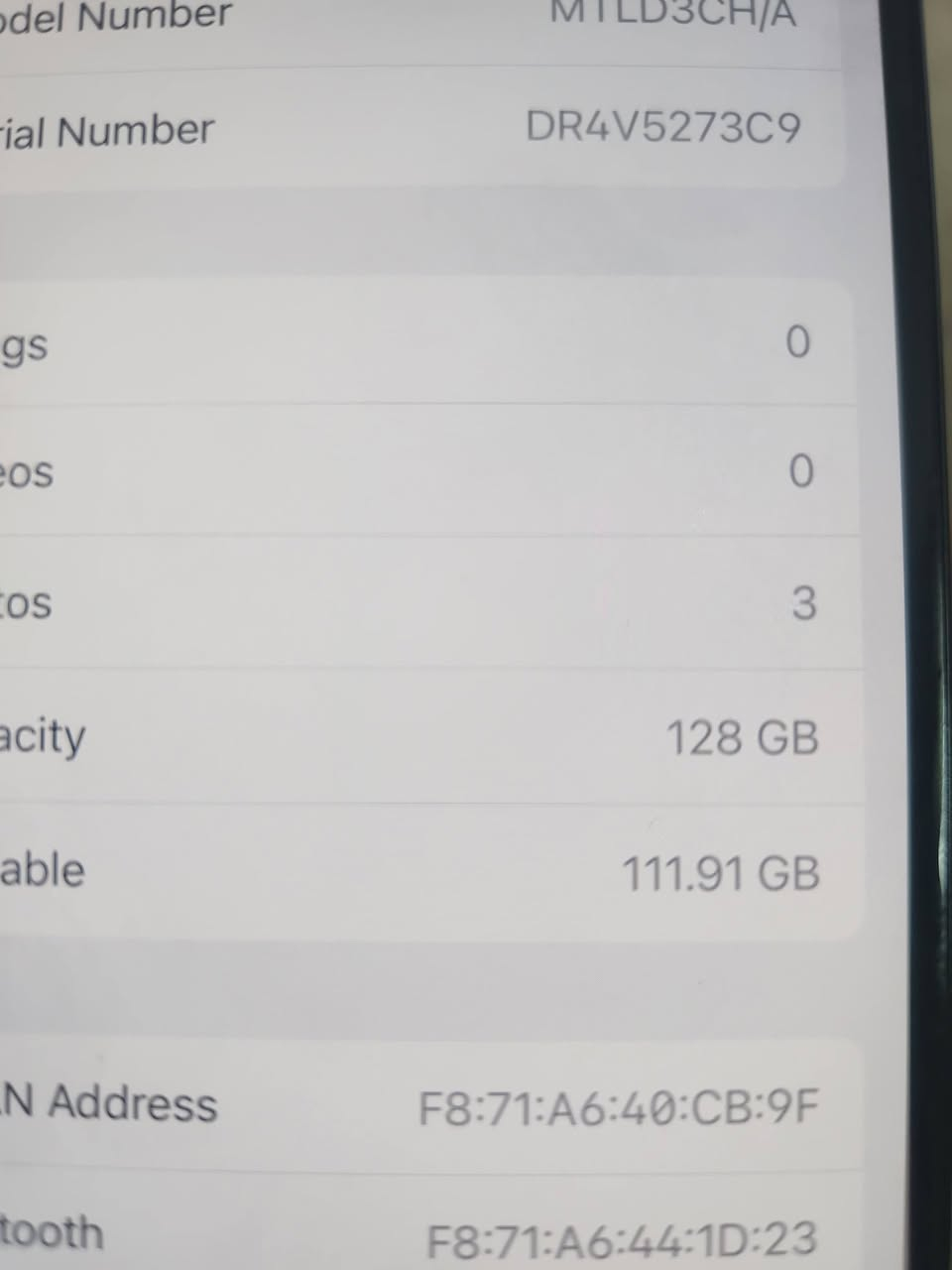 عندي هذا جهاز ايفون ١٥ دبل كامره مامفتوح وما مبدل به شي يعني كلها بلاديه به حبر بشاشه و ظهر مفطور ١٢٨ كيكا دبل سيم كارت وبصمه وجه شغال مع باقي مواصفات 
سعرو ٤٠٠ الف دينار عراقي  فقط اربيل قلعه كؤترى سلام *********** بيع فقط واتساب موجود خابرني رجاءا مو شراي لا تراسل
