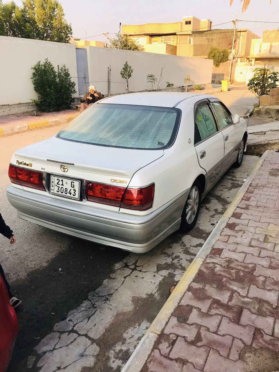 سلام عليكم تيوتا كراون ملكه بيع او مراوس حسب القناعه . موديل 2000 سليمانيه رقم انكليزي بسمي شخصيا شرط المداور 
السياره اربع دكم فول بطن 
تبريد خلفي مع ثلاجه 
اربع كشنات كهرباء 
برده خلفيه كهرباء 
ستيرن كهرباء ميموري مع خزن قياده 
دبل شاشه ليزريه 
وباقي مواصفات الاربع دكم معروفه 
السياره تحويرت النجف فوك وجوه مع دشبول عارف العيساوي. شغل درجه اوله كهربائيات كله شغاله ماكو شي ملغي 💯💯
مكينه ديفور الجبير شرط لا دوانز ولا تبخير ولا تنقيص 
السياره كفاله عامه ضربه وكص ونقل جثه وجميع الرسميات 💯
ويل نجمه حاويه لا مجلي ولا مصبوغ مع تخم تاير جديد حداديه 💯ب 💯 السياره جاهزه للاخير مابييع ها نقص ابد ومتعوب عليها حيل 
السعر 158 $وبيها شي قليل حق الجيه 
***********
***********
