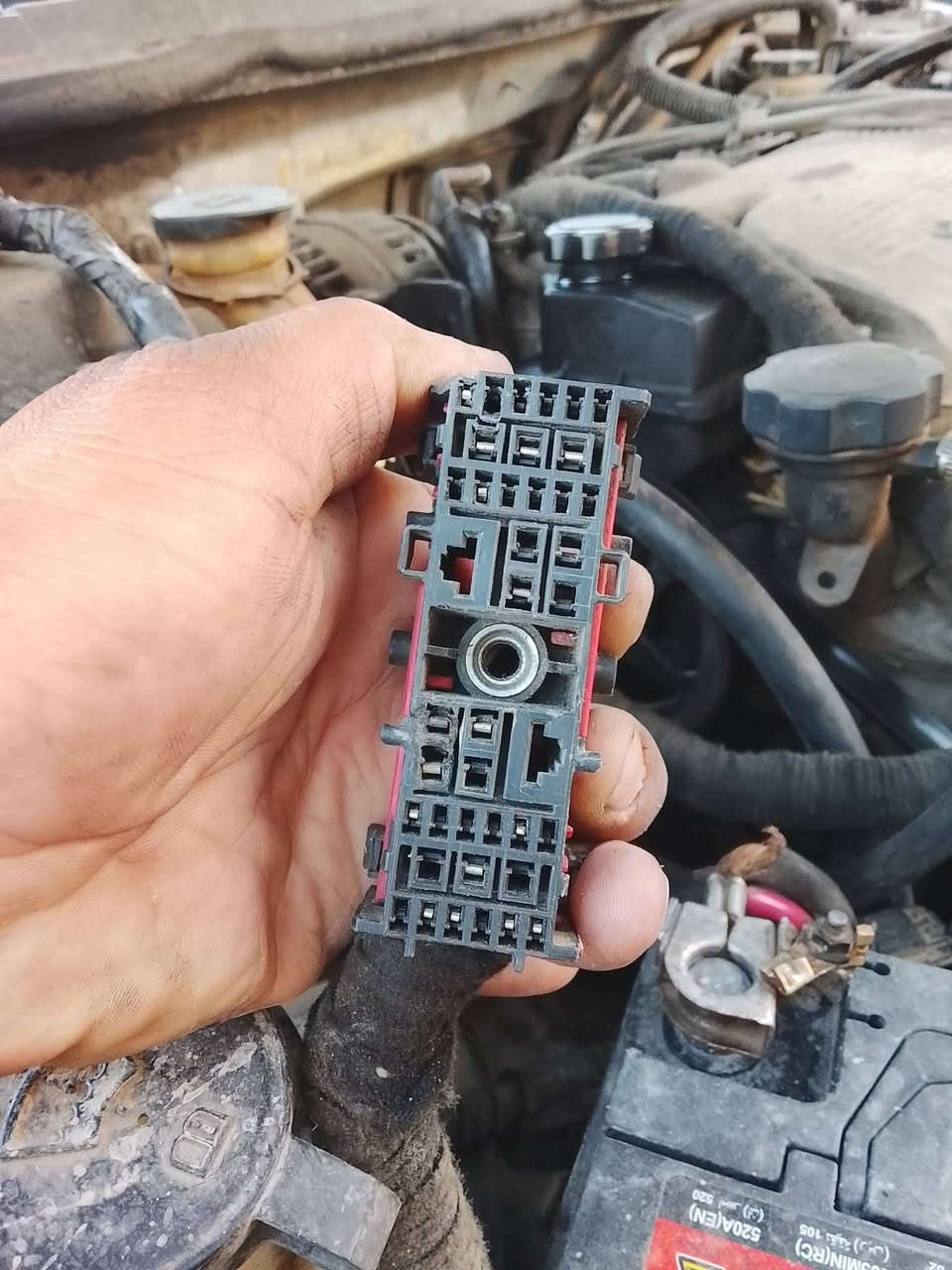 وايرات السحب قضيه 
ورشة المؤمل الكهربائي 
من اعمال هاذ اليوم تم ادامة  ضفيرة شوفر ليت امبالا 3/500الضفيرة البجم  تعبانه ورجعت وكالة وضفيرة النوزلات كدام عيونكم وايرات سحب ضفيره النوزلات   تم الغاء جميع الجطلات في الضفيرة  ورفع جميع الدمج  ورجاع الخطوط الى الحساسات وتغليف الضفيرة بلكامل مع ضمان بلعمل ورشة المؤمل الكهربائي العمل ضمان 
***********
