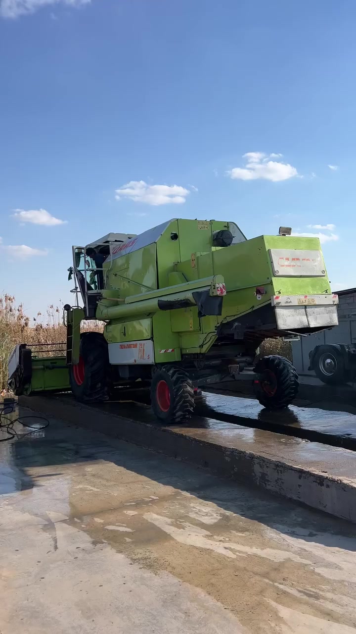 السلام عليكم حاصده كلاص  2003 البيع المكان واسط الصويره الستفسار تصل ***********
