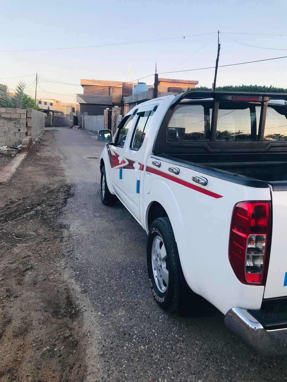 سلام عليكم من رخصة الأدمن نيسان نافارا للبيع سياره جاهزه ومكفوله ماعده ملاحضات زغيره تحويل ثاني يوم كير عادي تخم تاير جديد كير ومحرك بلاد على وضع الشركه 
 السعر خاص باقي التفاصيل اتصل وتدلل 
***********
