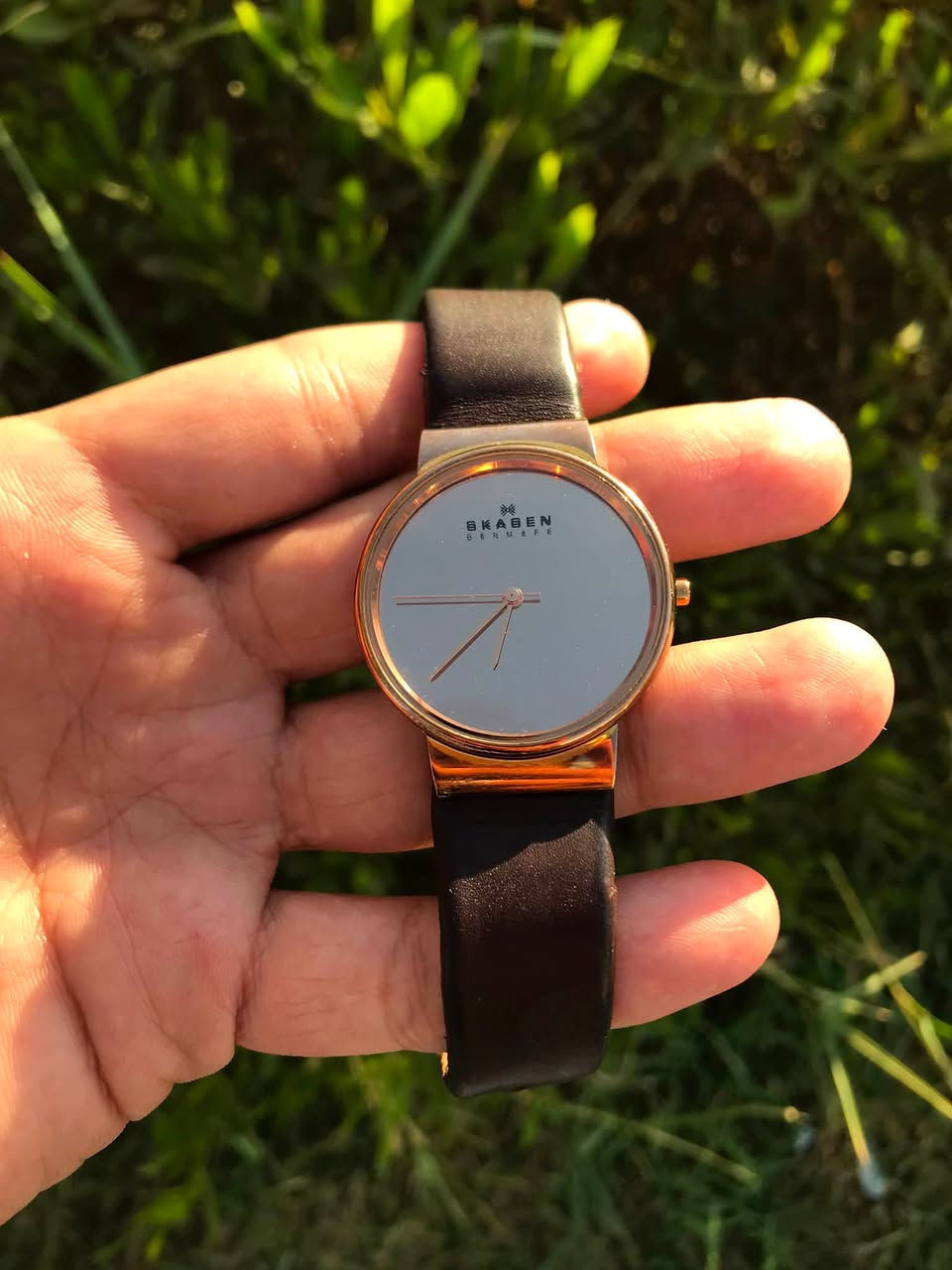 تحيه طيبه للجميع. 
سكجن// skagen 
كوارتز بطاريه دنماركي اصلي قديم 
مكينه ياباني الذهبيه 
مينا مرايه// القطر ٣٨ 
السير الاصلي // بلاديه بالكامل 
السعر ٣٥ الف // توصيل موجود


**إذا كنت صاحب هذا الإعلان وتريد حذفه لأي سبب، رجاءا أرسل رسالة إلى الدعم الفني**