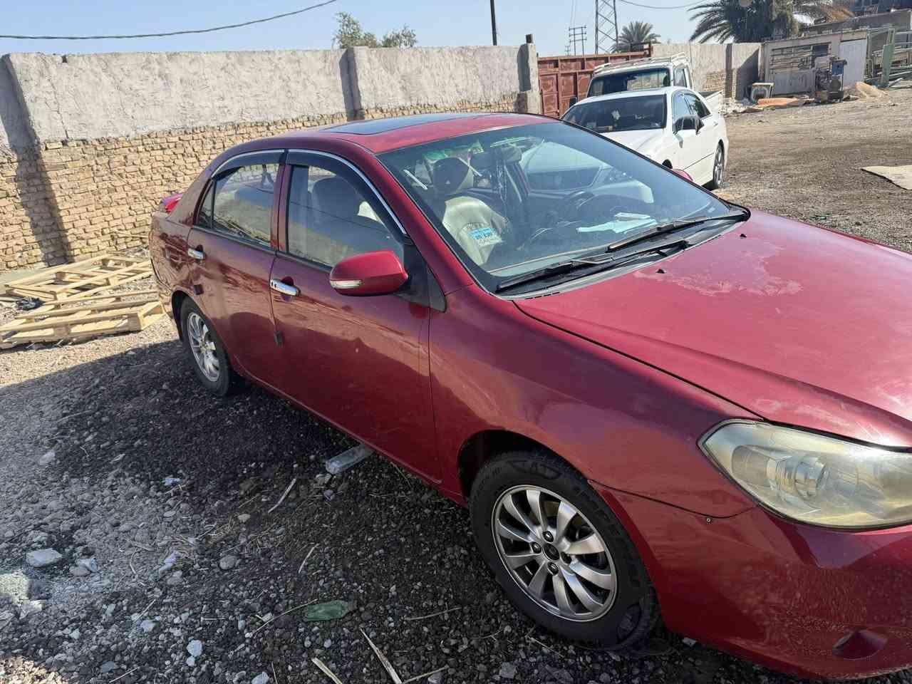 BYD موديل 2013
فول مواصفات فتحه بالسقف بصمه بيه صبغ الباب الخلفي و الدعاميه الاماميه مصبوغه اثر شخوط محرك وكير اوتو مكفولات الكهربائيات كله شغاله السياره خير من الله السعر 55 وبيه مجال مكاني التاجي جسر المصابيح ***********
