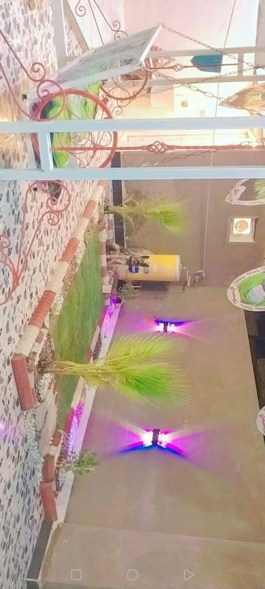 بيت زراعي مساحة ٢٠٠ متر ركن ع شارعين حي الخضراء مقابيل المعارض مرقم للتطويب الشراي يتفظل خاص ويدلل ***********
