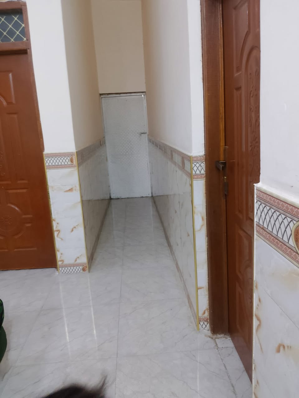 دار سكن للبيع 

العنوان / الموحيه مقاطعه ٣٧ 

المساحه / 200 م 

تفاصيل البناء/ طابق مسلح 

ط١/ صاله استقبال غرفتين مطبخ صحيات 

للمزيد من المعلومات يمكنكم التواصل معنا على الرقم التالي 

***********

***********
