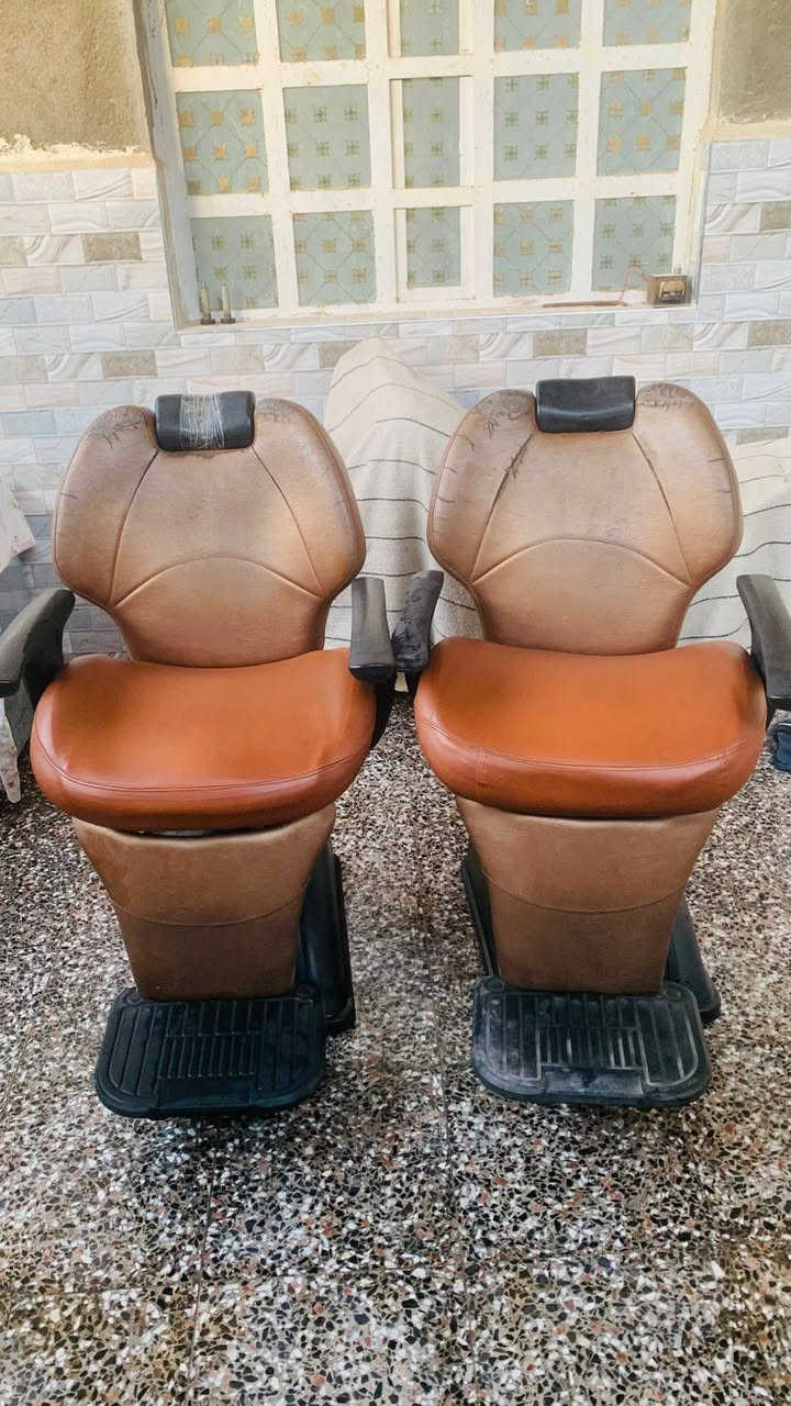 السلام عليكم كراسي وقنفات نضاف البيع تصل على صاحبهن وتدلل وبخدمتك ***********
