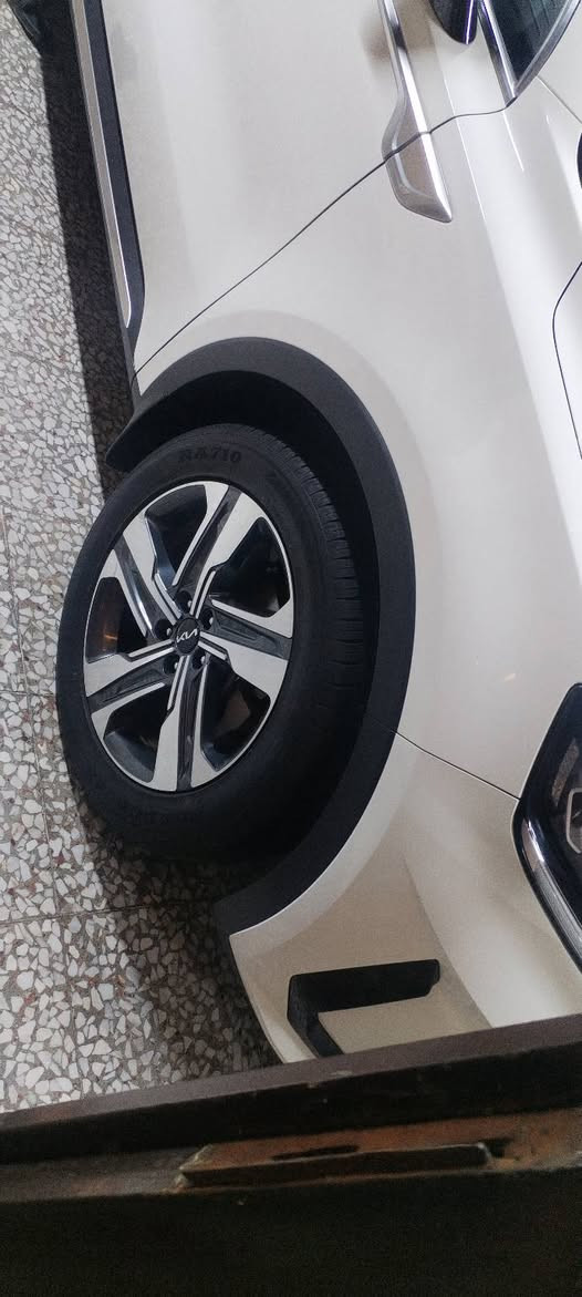 كيا سورنتوا موديل ٢٢ خليجي فول مواصفات عدا البانوراما
رقم بغداد
محرك٣٥٠٠
٧ راكب
بيه رصعه بلباب الخلفي مسحبوبه bdr
ورصعتين بلجنطه على وضعه باقيه
حي المواصلات
***********
سعر ٢٨٥
