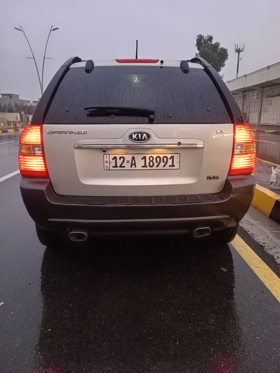 السلام عليكم اخوان كيه سبورتج فول مواصفات اربعه دسك +اي بي اس + ايربكات مفوله السياره  
شرط من محرك وكير وكشر بس صبغ قطعتين بدون معجون ولادواخل طخم امامي خلفي جديد تايات جدد باتري جديد  تحويل مباشر كابون كتروني يتحول بسمك
سبير شركه غرفته لك جديد من كشنات وارضيات كهربائيات كلو شغال ماشيه 150 التواصل *********** مكان موصل
