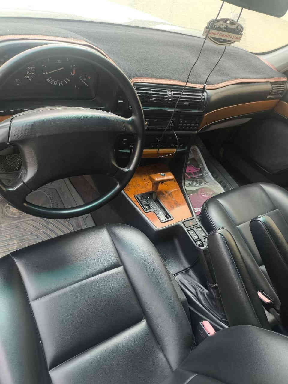 السلام عليكم بي ام  730 للبيع موديل 92 مكفولة من كلشي
صبغ حزام بدون قطرة صبغ على القمارة والبنيد والجنطة 

مكفولة من كلشي حدادية جديدة وتخم تايرات و كهربائيات جديدة بالكامل ومرتبة 

سيارة جاهزة من كلشي امانة الله 

السيارة خير من الله من كلشي جاهزة جهوزية تامة

مكانها الديوانية المركز

سعرها 70 

للاستفسار اتصال على الرقم ***********
