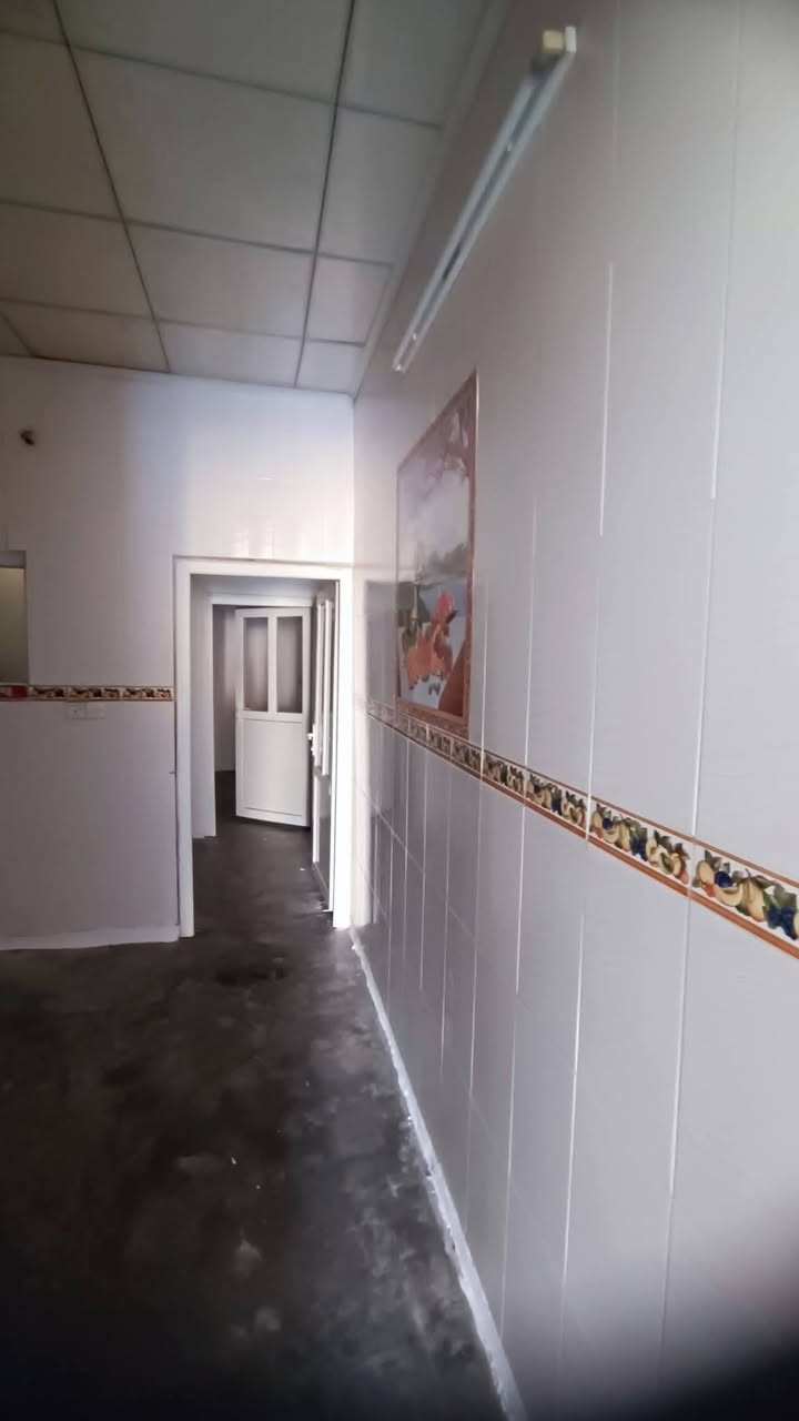 #خانووی_نایاب بۆ فرۆشتن ⛪💒
ناونیشان 📍کەلار _ ناحیەی ڕزگاری (سموود) 

🔴 گەڕەکی ئاوباریک نزیک مزگەوتی عومری خطاب🌆🌃  
🔴ڕووبەری 5 بە 20 = 100 مەترە 📏📐
🔴 ڕێگەپێدانەوبەشەردی وەکالە 🖼️
🔴 شوێنێکی زۆۆر خۆش و دڵگیری هەیە. 
🔴 کامل ژوورەکانی 1.20 کاشییە
🔴 نزیک هەمووخزمە گوزاریەک  🛍
🔴هەموو مواسەفاتێکی تیاکراوە🎁

🔴 ژوورەکانی ئەم خانووە پێکهاتووە لە ⬇️

🔵 میوان 🪑🚪
⚪ مساعد مطبخ 🍽️🫖
🔵هۆڵێک 🖼️
⚪ژوورێکی نوستن 🛋️🛏️
🔵ڕۆشنایی 🪟
⚪ مشتەمەلات 🛁🚿

بۆ زانیاری زیاتر
ژم***********
ژم***********

ئێوەی بەڕێزیش هەر موڵکێکتان هەبوو بۆ فرۆشتن یان ویستان بیکڕن دەتوانن ڕەسم و زانیارییەکانتان بنێرن بۆ ژمارە ڤایبەری 📳
