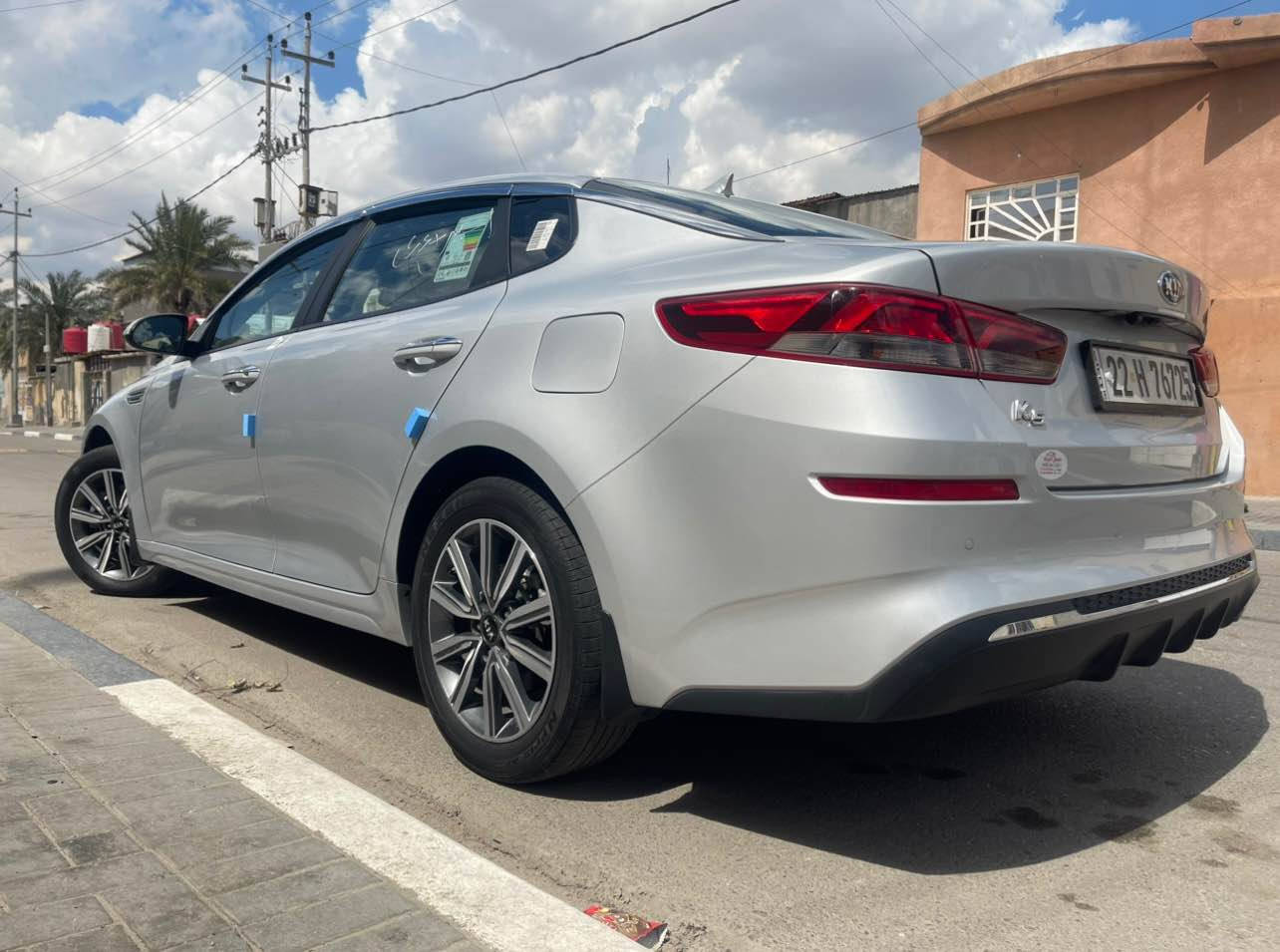 كيا كوري موديل 2021 رقم إربيل سيارة كفاله عامه ضربه وصبغ و تبديل وبارد ما عدا رش ثقوب القماره. 
موصفات 
مكينه 2000 بانزين فقط
لدات امامي وخلفي 
كشن كهربائي وتبريد وتدفئه 
شاشه وكاميرا 
كروس قفل سرعه 
رادارات إمامي وتحديد مسار
ويل خليجي بلاد 
سايد بريك كهربائي 
ماشيه 60 كم
سعر 182 $ 
مكان السيارة 
البصره / القبله 
*********** البصرة, العراق
