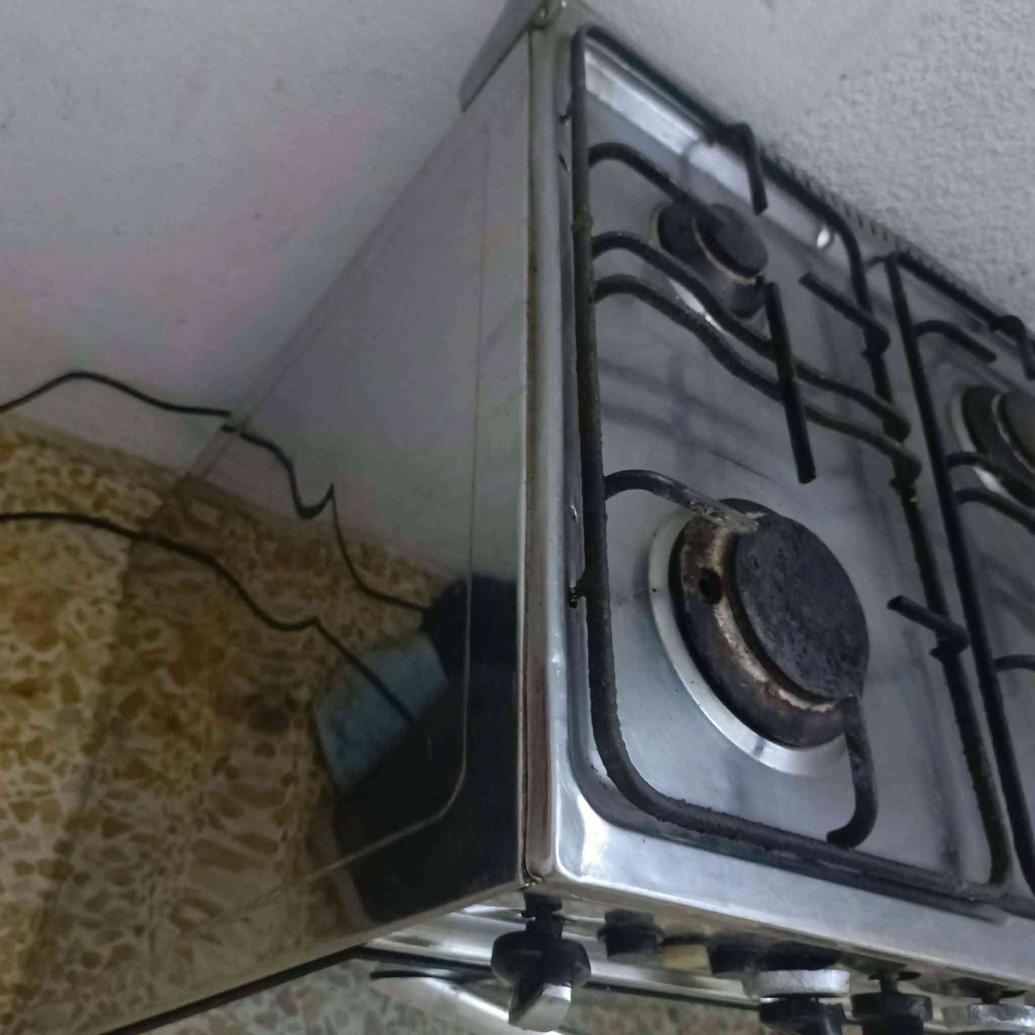 طباخ نظيف شغال مع الفرن ٧٠
***********
