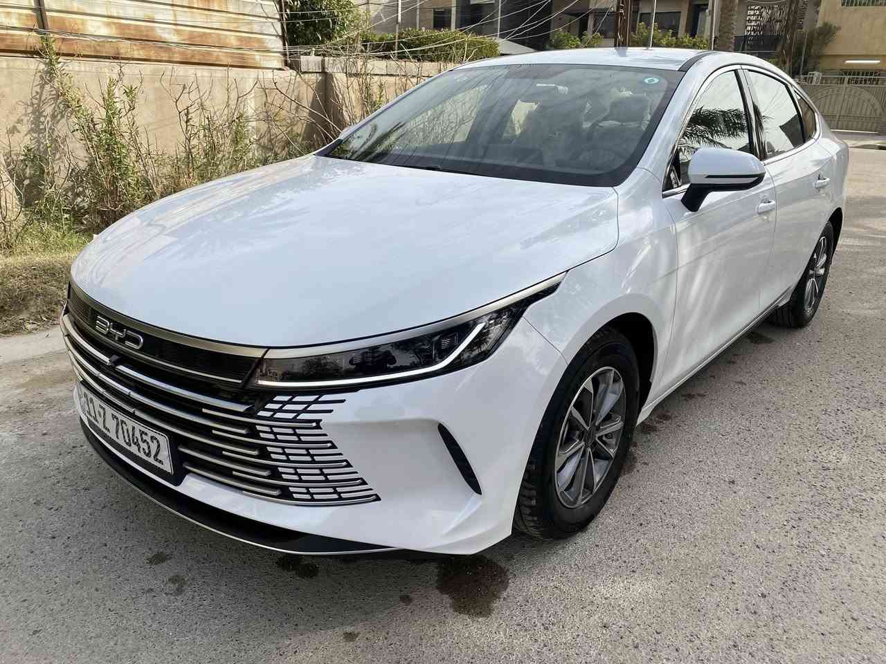 بي واي دي BYD
دستروير 2025 مكفوله 
ماشيه ٣  الف 
( مثبت لوحات بغداد )
باسمي 
بانزين + هايبرد + كهرباء 
غراضهه كامله 
شاحنه 
معالج بنجر  
ماطور هوه  
كارت  
مثلث 
المواصفات  ال BYDمعروفة 
محرك 1500c 
بصمة وكارت 
حساس خلفي 
دخول ذكي بطاقه NFC
شاشة قلاب 
بك لايت لد 
اشاره بل مري 
ويل كب 
تشغيل عن بعد 
لايت اوتو 
كروز سرعه 
جام ينزل ويصعد بل  بصمه 
كشنات جلد  ابيض رياضي 
ستيرن رياضي 
لايت زنون 
كير ماوس 
ايرباك عدد ١٢
نضام قياده 
قطعتين تبريد 
كامره خلفيه 
حساس  ظغط اطار 
هاند بريك كهرباء+اوتو هولد 

السعر  ١٣٣  ورقه بيه مجال بسيط
مكاني بغداد العامريه 
***********
