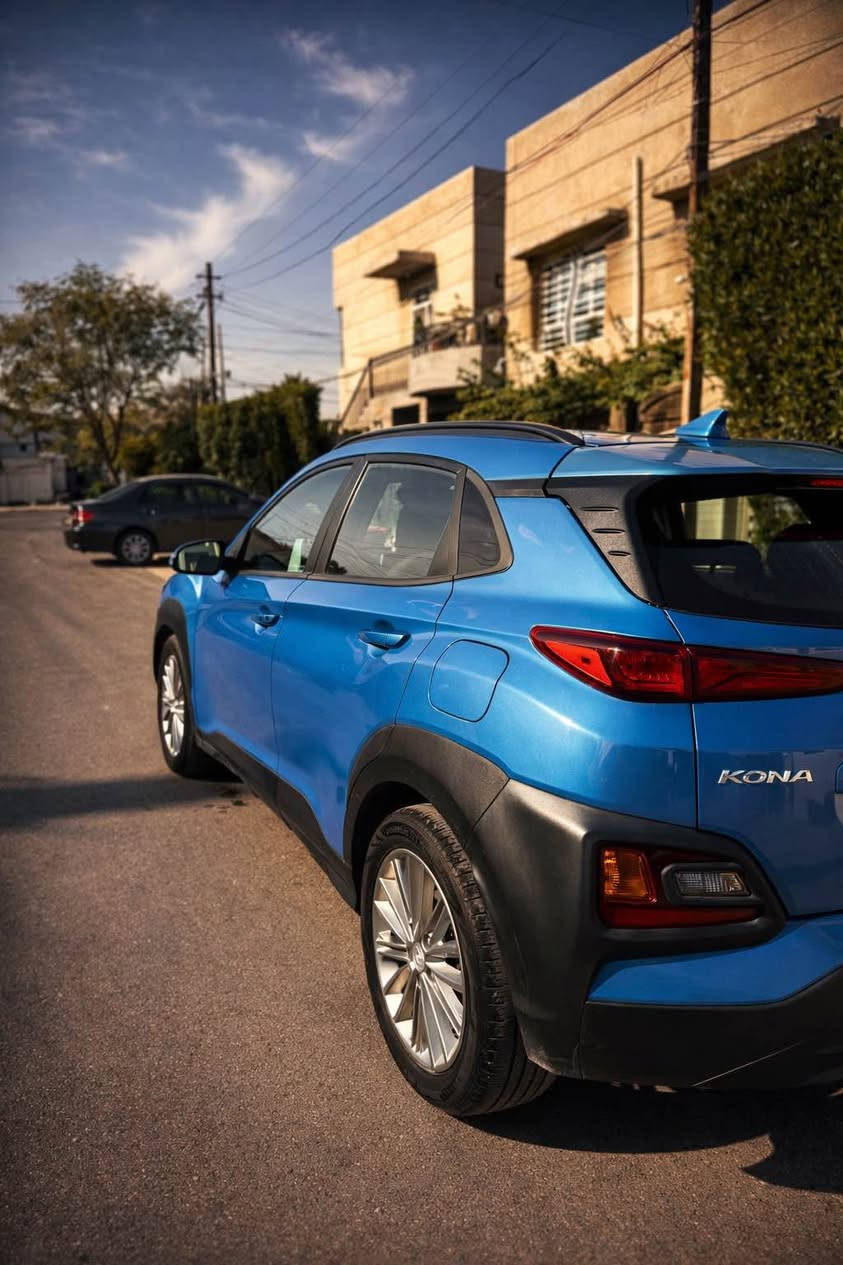 كونا وارد امريكي موديل 2020 فول مواصفات ضربتها فقط حافه البنيد بدون ايرباك الراديرات مالتها الاصليه 
1-بصمه تشغيل 
2- رادار امامي وخلفي 
3- كرسي كهرباء 
4- فتحه سقف
5- رادار جانبي 
6- هيترات باكشنات 
7- ثلاثه انظمه قياده مود درايف
8- نظام توقف ذاتي عند حوادث 
ملاحظه : السياره ماتصرف عليها ولادرهم ممشى السياره 37000 ميل باتري جديد للطلب واستفسار اتصال على الرقم *********** بغداد, العراق
