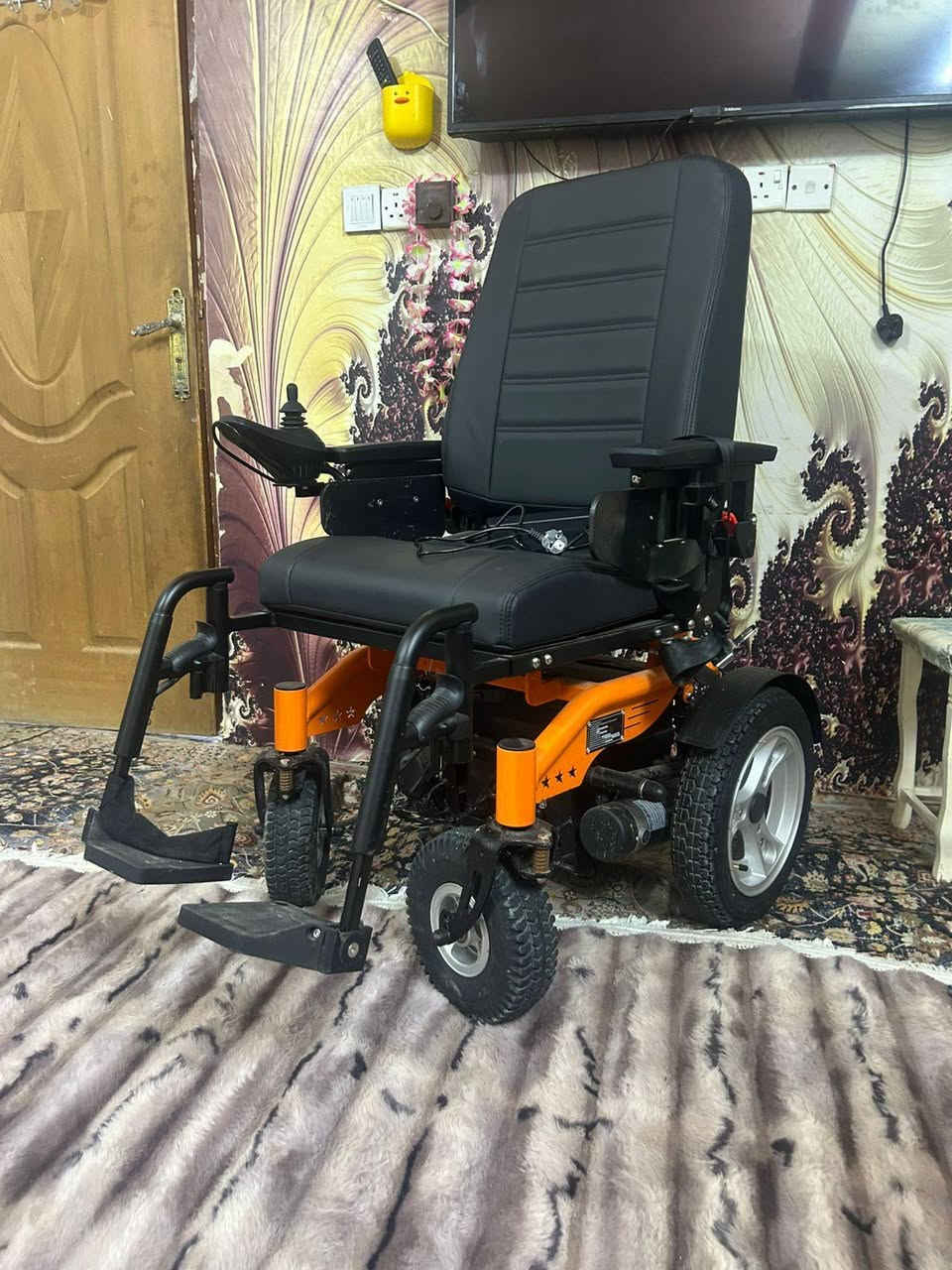 سلام عليكم عربانه شحن للبيع كامله شاحنته كامله جديدة ما مستخدمه  قليل السعر 500الف بيه مجال
الرقم ***********
ا
