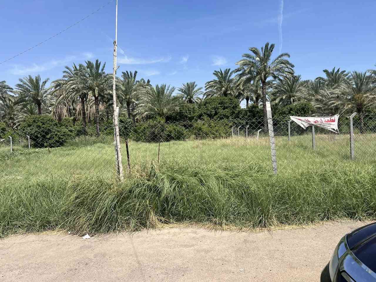 السلام عليكم لبيع كاع المساحه الكليه 600 متر واجهه 18 والنزال 33 في الفحامه منطقه الجلاطه تبعد عن جزيره بغداد السياحيه 10 دقائق الستفسار مع صاحب الارض هذا الرقم ***********
