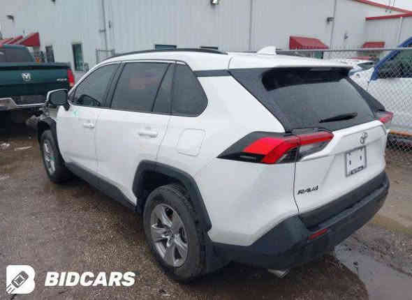 السلام عليكم   راف فور موديل ٢٠٢٢ حادثها كما موضح بالصور صيغ جاملغ فقط ويعافيه الباقي كفاله عامه بدون ايرباك ماشيه ٣٥ الف كيلو رقم بغداد تحويل بالاسم السياره بصمه فتحه كشن كهرباء جنطه كهرباء السعر المطلوب ٢٦٥ وبيها شي بسيط  جدا ***********
