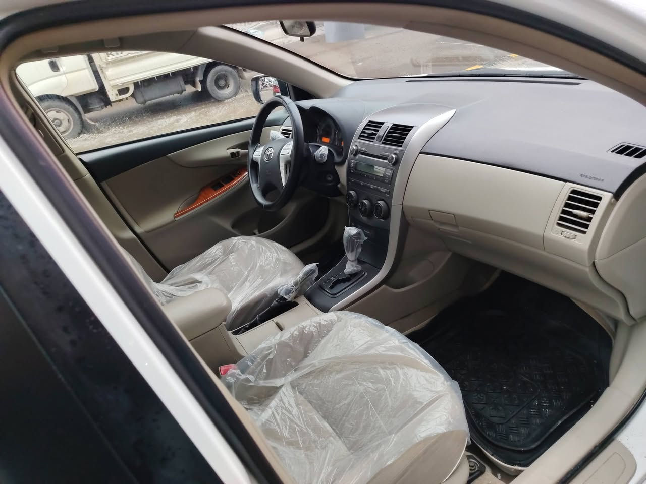 السلام عليكم كورلا ٢٠١٤ خليجي
ماشيه ٦٩ ألف كفاله عامه لا صبغ ولا بارد
محرك ١٨٠٠
مواصفات عتياديه
رقم شمالي تحويل مباشر 
سنويه وهزه جديده
للتصال***********
مكان سياره بغداد
