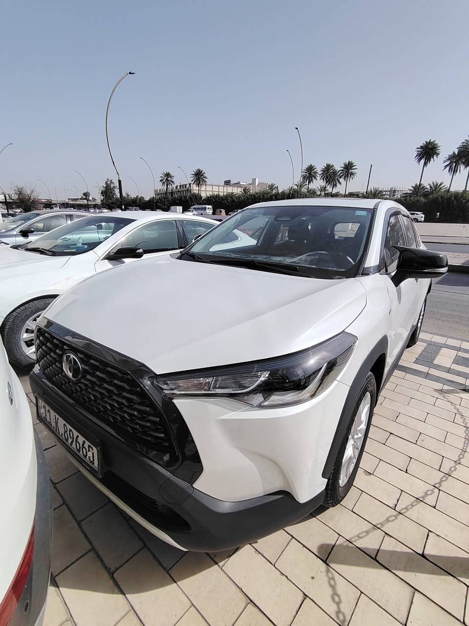 السلام عليكم 
كورلا كروس موديل ٢٠٢٥ ماشية ٦١٤٠ فقط مكفولة من الصبغ ترايها زيرو بالجيس وعليها اضافات حلوة 
بيها باب السائق مبدل وكالة مطابق ١٠٠٪١٠٠ 
وبيها شخوط خباثة بالبنيد 
داخل مخمل فتحة بصمة وباقي المواصفات المعروفة 
السعر ٢٥ مليون و ٣٠٠ الف دينار قابل للتفاوض 
رقم الهاتف ***********
مكانها الكريعات معرض العبيدي
