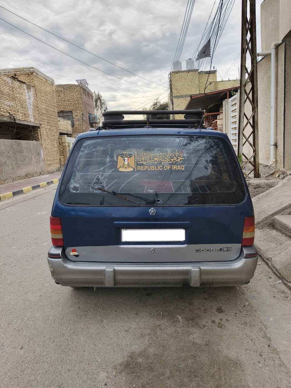 السلام عليكم اعيد نشر السياره بسبب الوعود الكاذبه 
‏دوج كلايزر 
‏مديل1992
‏السياره 7راكب كير او محرك كامري ابو الجف 
‏لا تنقيص ولا تبخير 
‏السياره مصبوغه صبغ عام للجماليه 
‏عندي صورهة قبل الصبغ 
‏السياره صدرهة نص عمر ثايراتهة نص عمر 
‏يرادلهة ترتيب قليل 
‏رقم السياره ديالى انكليزي 
‏مكان السياره بغداد الحسينيه 
‏السعر 35 
‏***********
‏خابر او تدلل اذا عندك مراوس حسب القناعه 
‏
