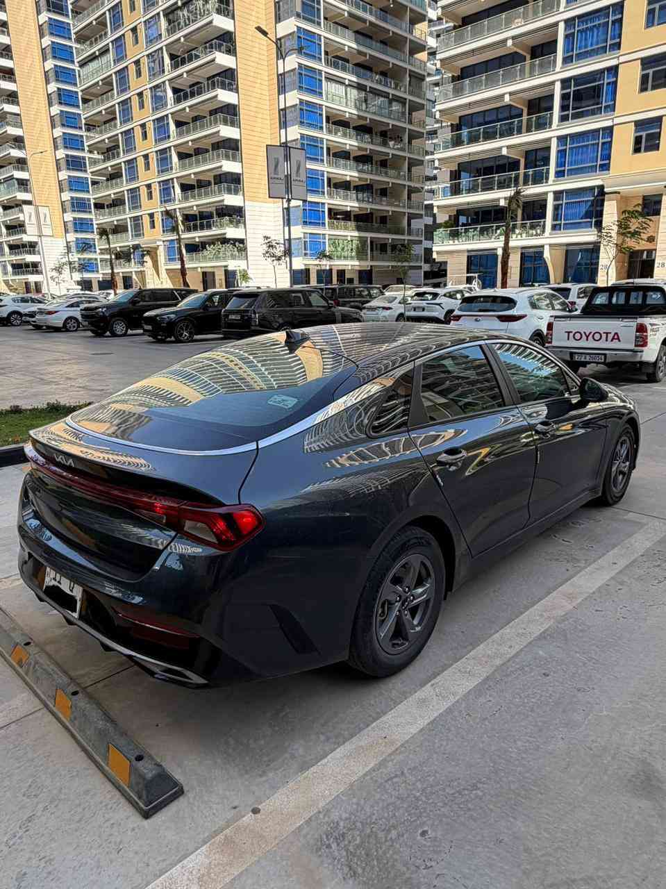 بسعر 155 ورقه بدون قطره صبغ 
Kia K5 2023 أمريكي كلين تايتل 
مواصفات عاديه بصمه وتشغيل عن بعد رادارات كامره حساسات 
 بيها فقط طخه با دعاميه من امريكه باقي السياره مكفوله 
رقم بغداد باسمي عنواني المنصور 
السياره ماشيه 44 الف
سعرها كلش زين با عافيه على ياخذها جديده 
***********
