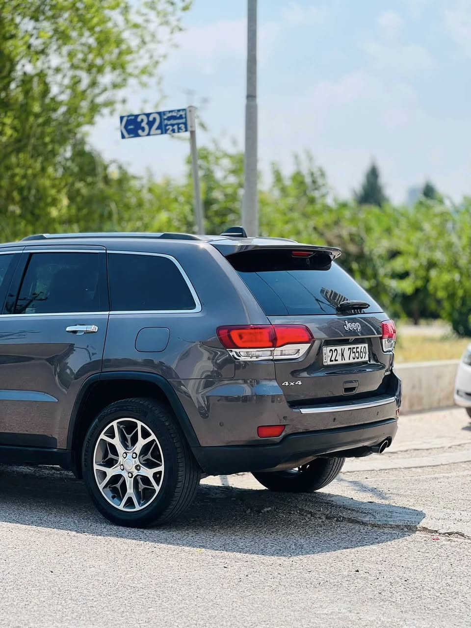 جيب ٢٠٢٠ ليمتد بلس فول موصفات وارد امريكي كفالة عامة حتى من البارد و الدعاميات مكفولة السيارة بسمي تحويل ثاني يوم سنوية جديدة 
المواصفات:
حساسات خلفية و امامية 
رادارات جانبية و رادار امامي 
نظام سبورت و نظام eco
نظام اوتو بارك توقف تلقائي
نظام تحديد المسار
فتحة سقف بنراما
صندوق كهربائي 
تضليل ٨٠٪؜ و موجود كتاب التضليل 
نظام تحذير السائق من الاصطدام 
و السيارة فول مواصفات من الاخير السيارة كلش جديدة ومكينة جديدة ما مفتوح 
العنوان📍:ديالي- شهربان
السعر: ٢٨٤ وبيهة مجال شي بسيط 
للتواصل: ***********
