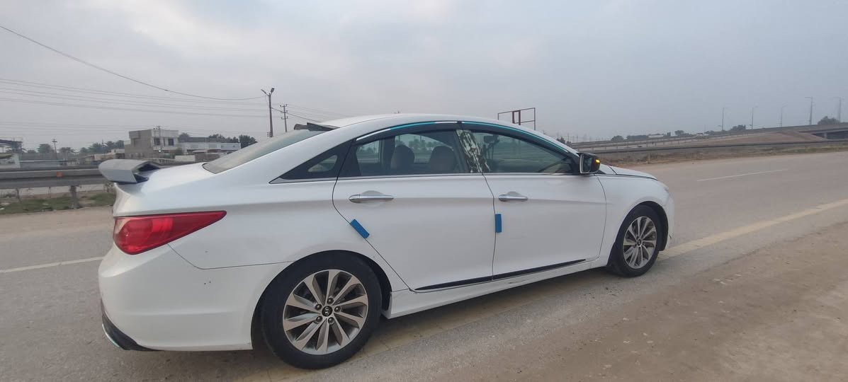 سوناتا للبيع 2014مكان السياره بابل
السونار مرفق بلمنشور .
..........----------.........

مواصفات /
محرك 2400  + منضومه جديه تعمل غاز بانزين 
حساسات 
.تحكمات كامل .كشنات جلد.
كشنات تدفئه تبريد اماميه خلفيه.
قطعتين تبريد
اشاير مري 
شفتات سرعه .
واكو مواصفات بعد معروفه رقم بغداد سنويته 26
التحويل مباشر السعر 107 وبين مجال

***********
***
