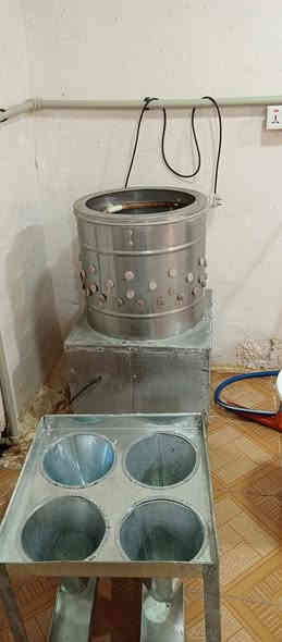 ئه شياي دووكاني مريشك چاكردنم هه يه بؤ فرؤشتن كه م به كارهاتوون كامل دووكانيكي حازره له هيچي كه م نيه
تيبيني له هه لبجه ي شه هيدم 
***********
واتسئاپي له سه ره گه ياندنيشم هه يه به گويره ي توانا
