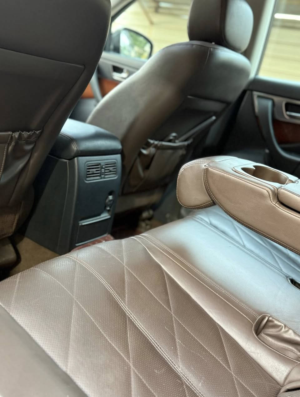 انڤنتي 2009 خليجي FX35
محرك 6 سلندر
سياره جديده فول 1/1
مكفولة لا صبغ ولا تبديل
بصمات عدد2 مع السياره
🚔🚔🚔🚔
تحكمات مركزي
تدفئة تبريد بلمقاعد 
مقاعد كهربائيه 
تبريد قطعتين
كير سبورت وعادي
شاشه بلوتوث اغاني
سلايت روف 
شفتات ستيرين
لايت زينون
لايت خلفي لد
خزن مقاعد امامي
مقاعد السياره لون قرميدي المميز
دواخل  السياره جديده كلش للامانه
مري شفط
اربع كامرات 360 
حساس امامي 
حساس خلفي
سستم صوت ام بي فاير بلادي
السياره كلها بلاديه وماناقصها اي شي
شغل واطلع 
السعر 135 وبيها مجال 
المكان بغداد مدينه الصدر
رقم ***********
