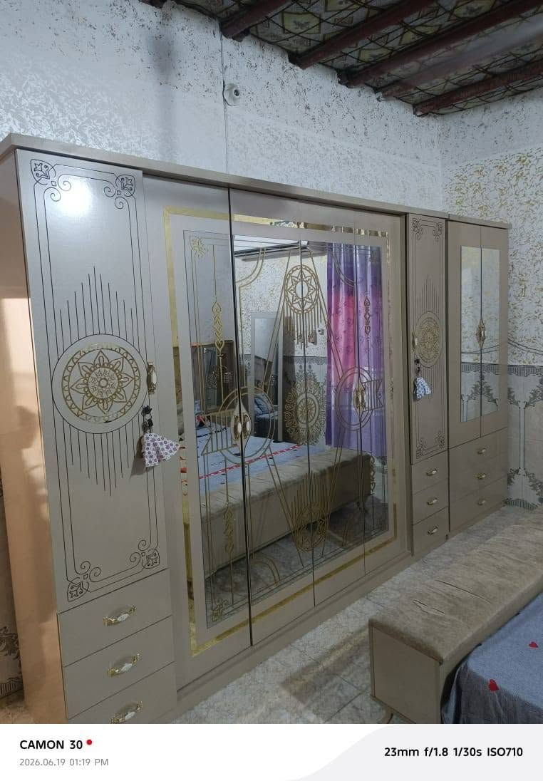 السلام عليكم غرفه خشاب للبيع جديده تاريخ 28 السعر واحد وميتين وبيه مجال للشراي ***********
